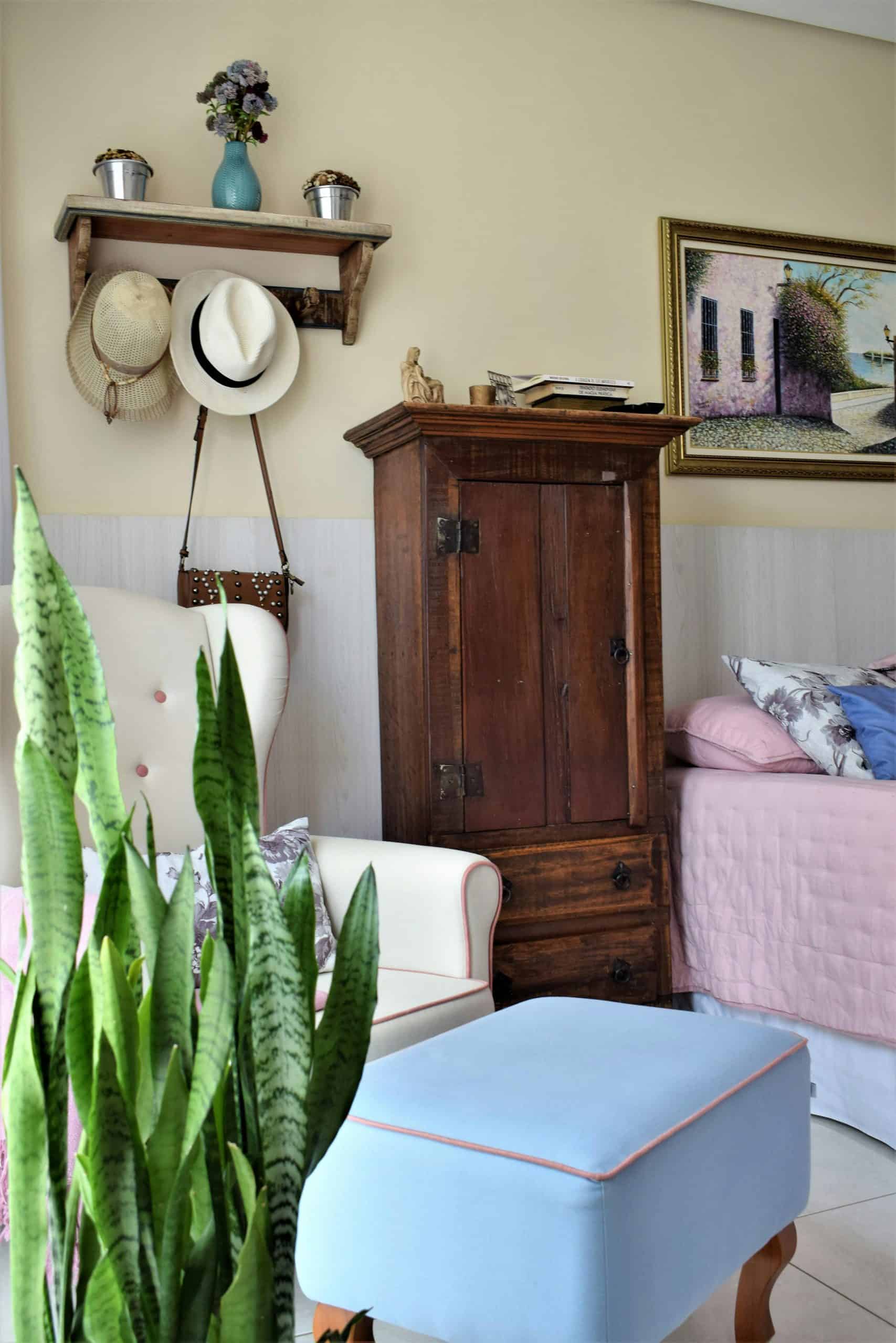a cozy vintage bedroom corner with a warm, inviting aesthetic.