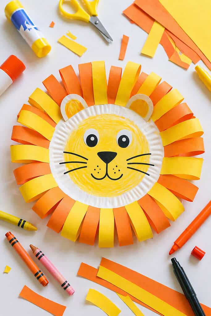 a finished paper plate lion craft