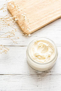 glass jar of whipped tallow sunscreen